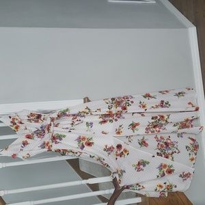 New with tag on flowy flowery dress maxi dress